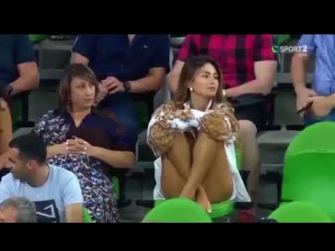 Komentatori arab ‘çmendet’ pas tifozes ruse, i këndon në transmetim direkt