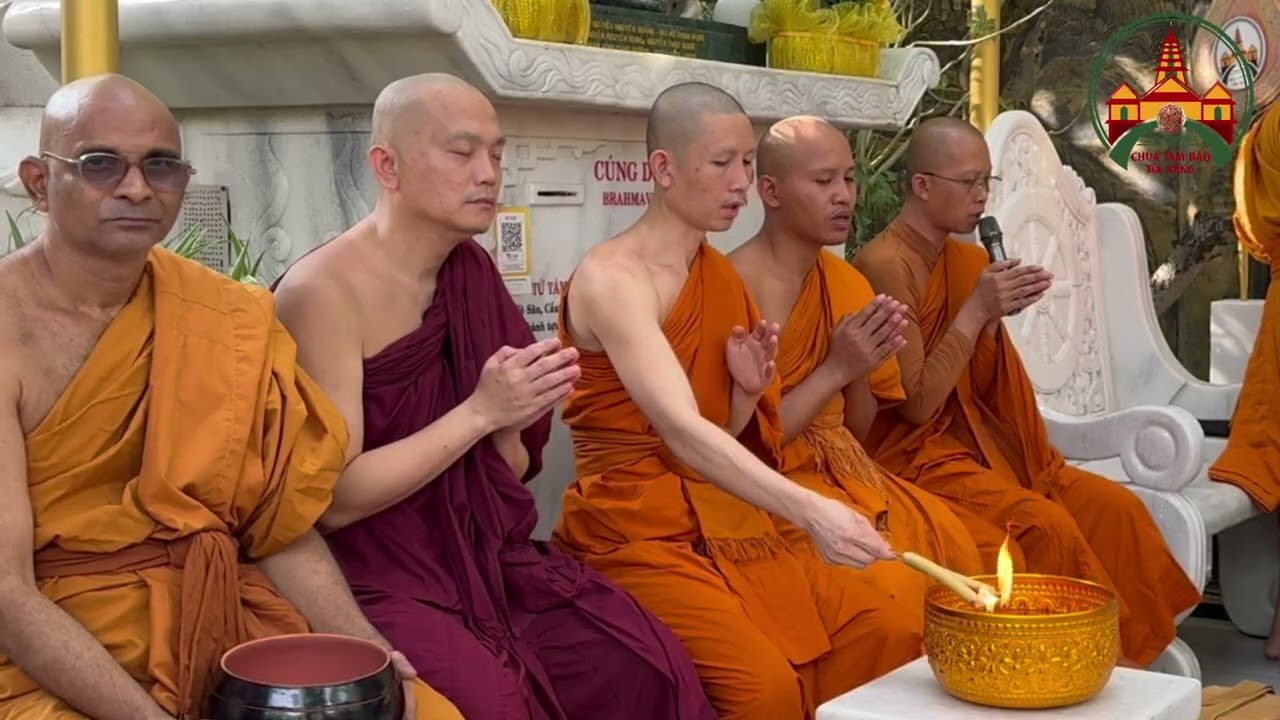 Ấm áp tình hữu nghị Việt – Lào nhân mùa An cư Kiết hạ PL.2570 tại Tổ đình Tam Bảo