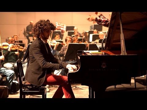 Simon Ghraichy - Piano Concerto no.2 [Franz Liszt]
