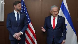 דברי ראש הממשלה בנימין נתניהו בהצהרות משותפות עם סגן נשיא ארה״ב, ג׳יי. די. ואנס (עדכוני משרד ראש הממשלה) - התמונה מוצגת ישירות מתוך אתר האינטרנט יוטיוב. זכויות היוצרים בתמונה שייכות ליוצרה. קישור קרדיט למקור התוכן נמצא בתוך דף הסרטון