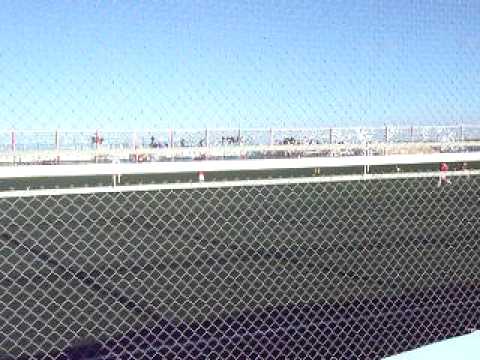 "la barra de fierro en rio gallegos-huracan de comodoro rivadavia vs boca rio gallegos-28-02-2010.AVI" Barra: Barra de Fierro &bull; Club: Huracán de Comodoro