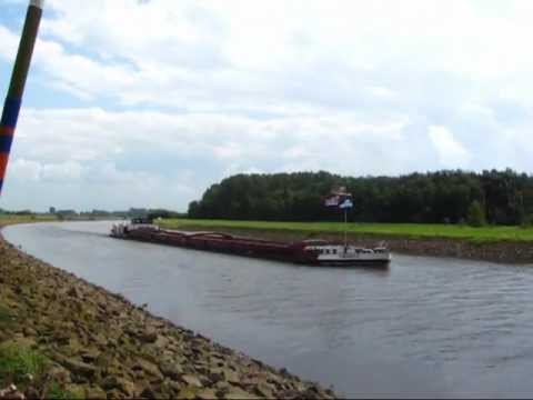 Vorbeifahrt Binnenschiff Andreas - GMS - 04005540 zu Berg auf der Hunte