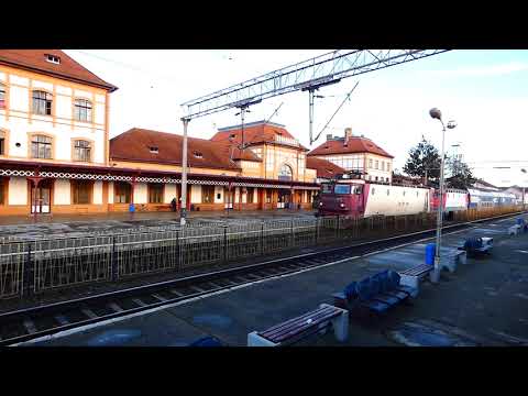Teiuș: R 2038 train to Simeria. Locomotives 41-0250-1 + 43-0097-2, wagons 36-16 021-1 + 26-16 048-6