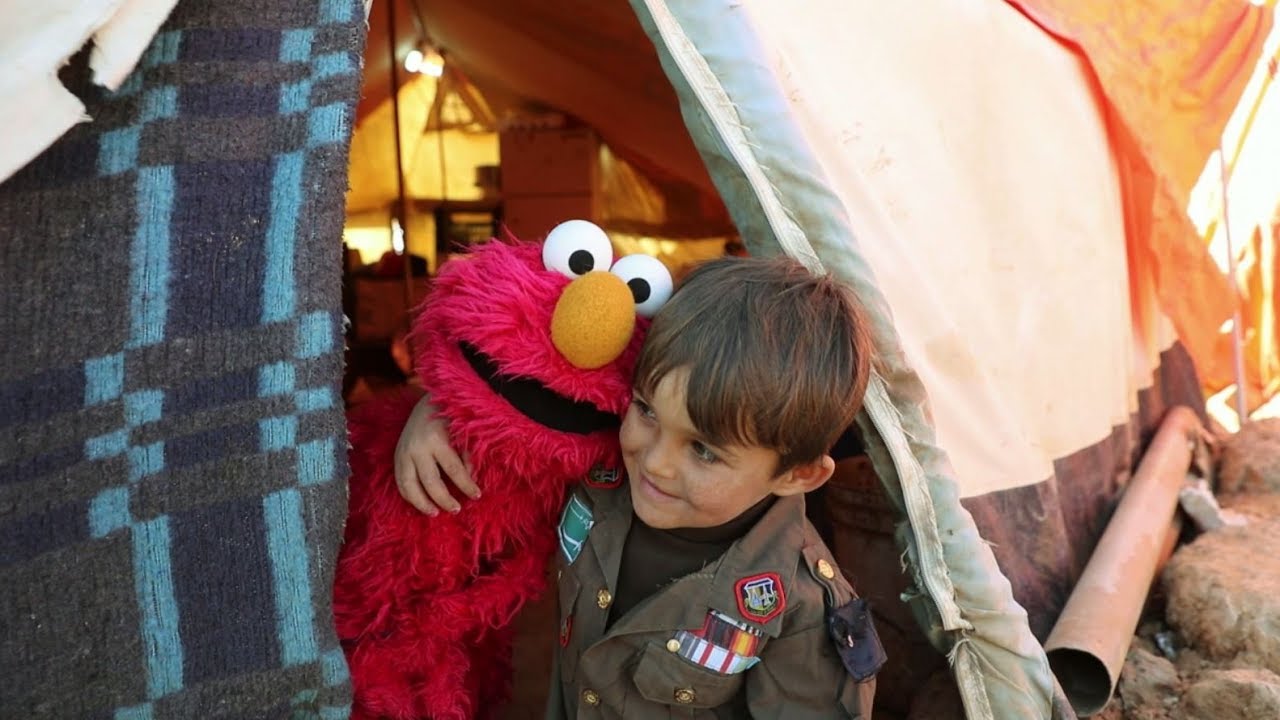 Sesame Street and the IRC Team Up for Refugee Children - YouTube