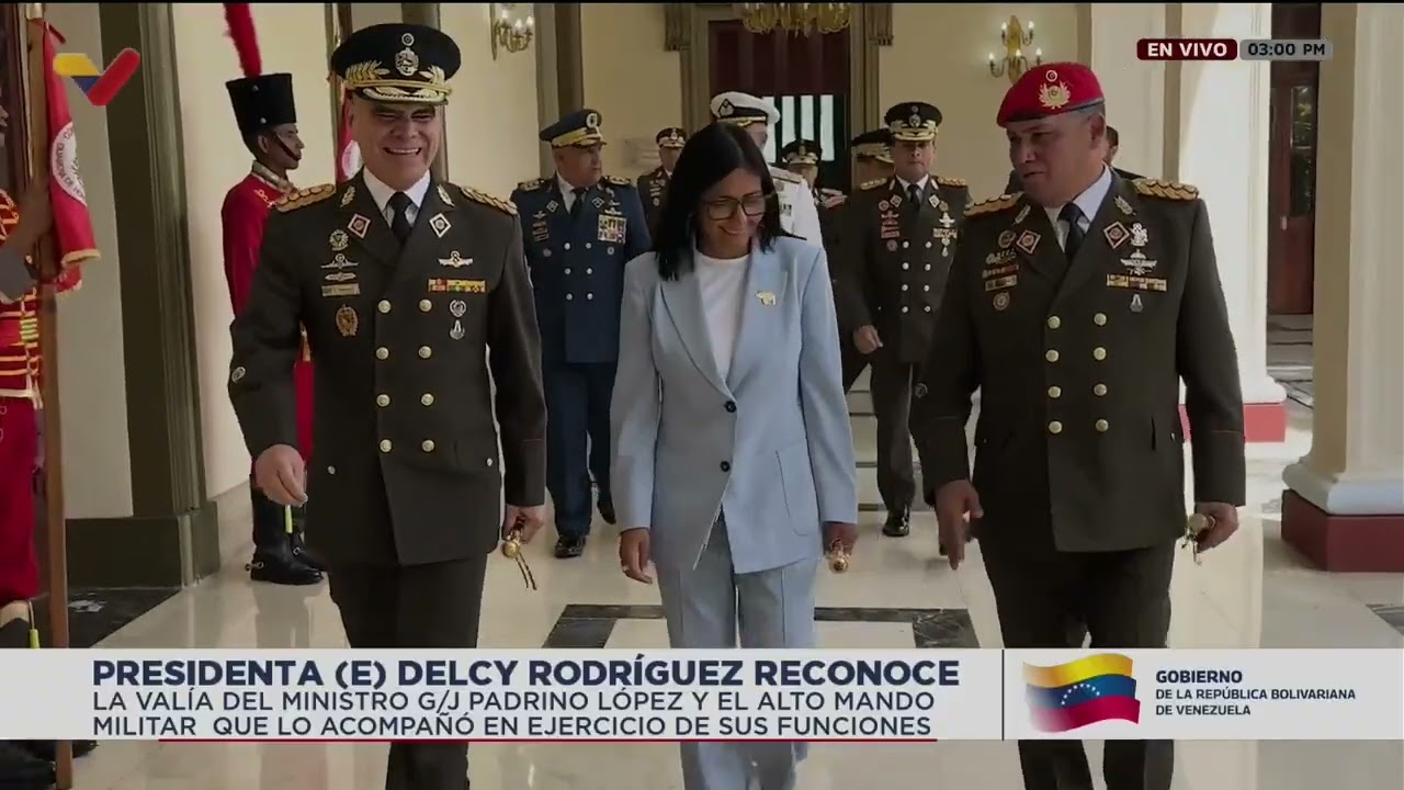 Delcy Rodríguez se reúne con Vladimir Padrino López y alto mando militar que lo acompañó