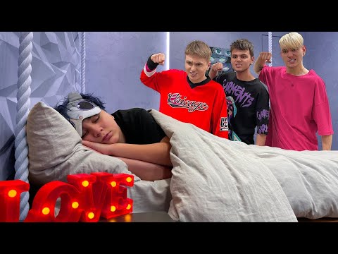 KAMIL HA FATTO UN SOGNO TERRIBILE 😱 Chi racconta il futuro degli adolescenti nel campus? | Italian