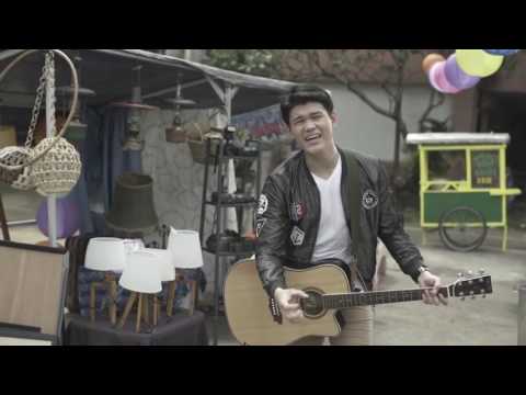 Behind the scene (Menunggu)