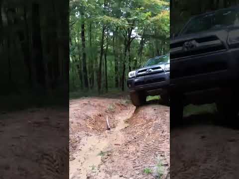 Nitto Trail Grapplers Slinging Mud