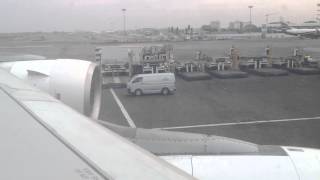 preview picture of video 'Boarding Emirates A340-500 from Accra to Dubai'