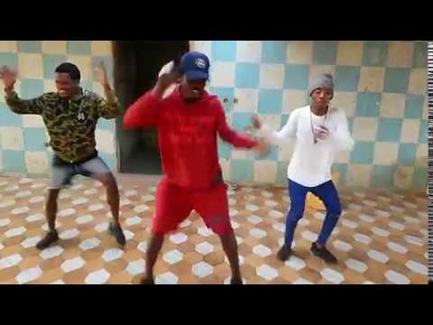 Os Power Dance mostram o Toque da música Tia Minga