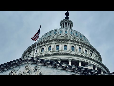 Democrats hold narrow polling lead in Senate with one week to go before midterms