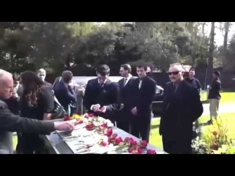 download lagu mp3 mp4 How Old Is Kenny Rogers Now, download lagu How Old Is Kenny Rogers Now gratis, unduh video klip How Old Is Kenny Rogers Now