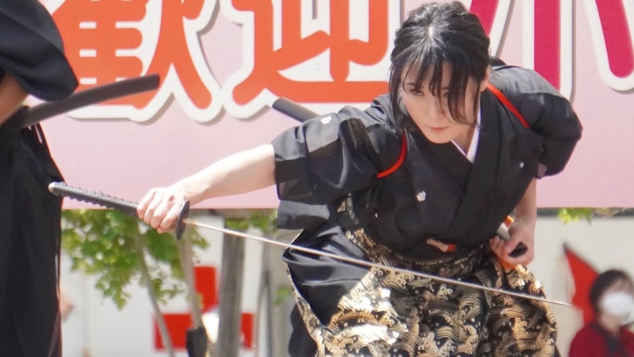 武芸道の演武。居合・剣術・杖術｜小坂町アカシアまつり｜結 MUSUBI｜女剣士