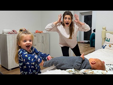 Is AMADEUS in DANGER with MELANIA? / SHE'S JEALOUS OF BEBE