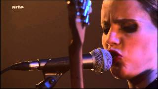 Anna Calvi - Blackout (Le Trianon Paris April 22, 2011)