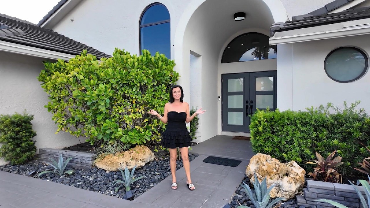 Luxury Boca Raton Country Club Home for Sale | Boca Woods | Lake & Golf Course Views | $1.199M
