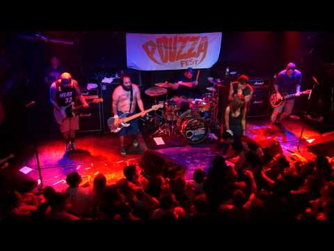New Found Glory - Forget My Name live 2013 - Live Pouzza Fest 2013 Montreal with lyrics HD/HQ