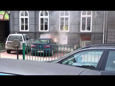 Dlaczego nikt nie podbiegnie z własną gaśnicą?