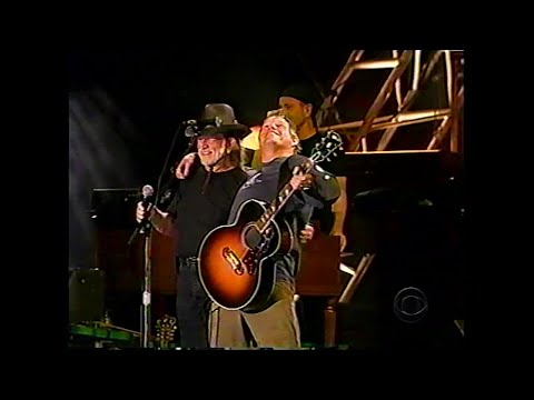 Pat Green & Willie Nelson - Threadbare Gypsy Soul (CMA Music Festival 2004, Nashville)