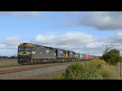 G523, XR558 & XR559 On 7902V Mildura Containers - PoathTV Australian Trains & Railways