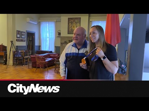 Olympian Rachel Homan holds book signing in Montreal