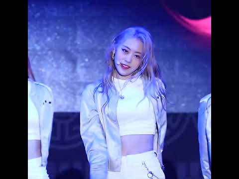 weki meki lua thighs