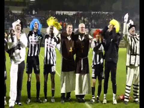 Carnavalsmatch Eendracht Aalst - Cappellen 04 03 2011.wmv