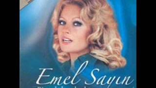 Emel Sayın Ah Bu Şarkıların Gözü Kör Olsun