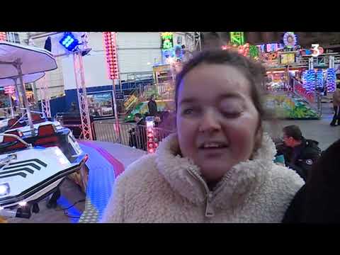 Jeunes handicapés au parc d'attraction