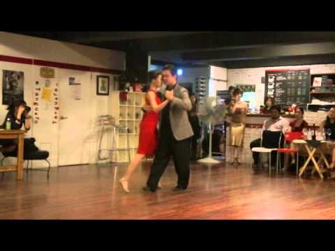 Sean Lee Y Hotsen, 2013 Tango Fuerte Opening Millonga ( en Busan Corea, Cafe de tango)  avi