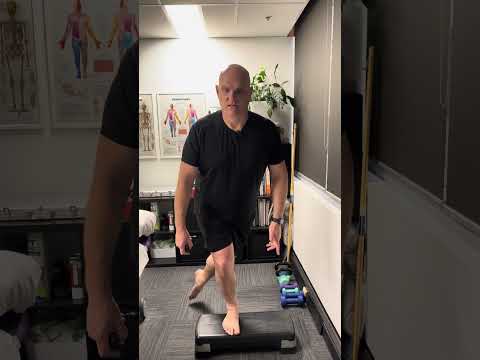 Great Glute Exercise. Curtsy Lunge off step