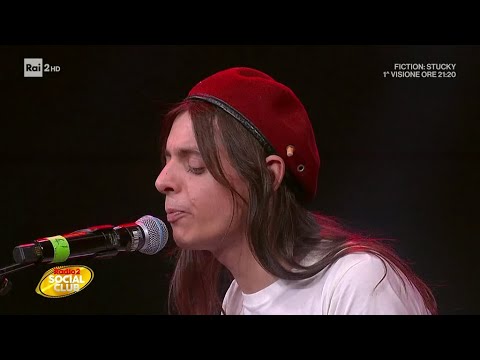 Lucio Corsi canta "Tu sei il mattino" - Radio2 Social Club 30/10/2024