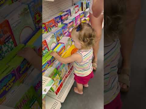 Tudo que meu bebê toca nós compramos na Dollar Store!! #dollartree #baby #challenge