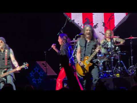 Lzzy Hale with Skid Row 6/1/24 full show #lzzyhale #skidrow #halestorm