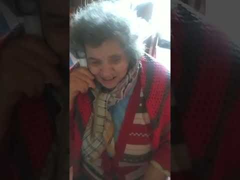 la mamma al telefono