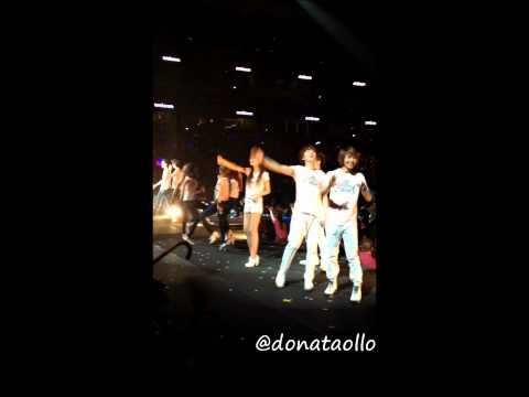 [HD CLIP] SMTown LA Ending (Kyuhyun, Onew focus) 120520