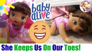 🍇 Feeding Baby Alive Go Bye-Bye! 🍼 She is ACTIVE...and Gets Lost?! 😳 Baby Alive Video 💖