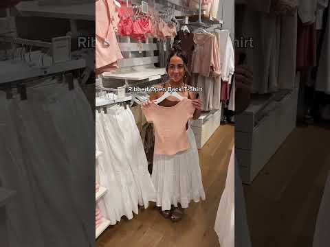 Aerie associate @avawodarek shows off her fave new arrivals.