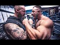 Die Massephase Wettessen Challenge! 3 Bodybuilder vs 12000 Kalorien in 15 Minuten!