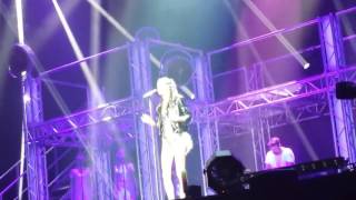 Tini - Sigo Adelante  (Still Standing)