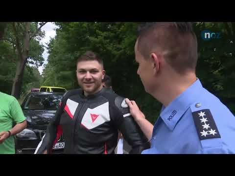 Unfall Test Erschreckend wenig Autofahrer halten an und leisten Erste Hilfe 2