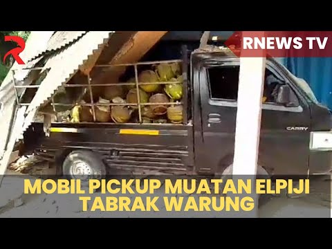 Diduga Sopir Ngantuk, Mobil Elpiji Oleng Tabrak Warung
