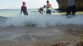 Download lagu Holiday via vallen status wa mp3 Download lagu Holiday via vallen status wa mp3