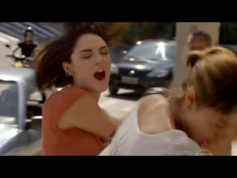 Sangue Bom | Giane da um tapão em Amora