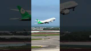 Download lagu BR801 EVA Air Boeing 787-9 Dreamliner Takeoff at TPE mp3