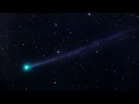 Click to Watch the Bad Omen? Green comet appears in the sky on New Year's Eve, is it a sign of things to come? video