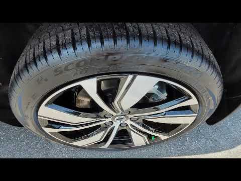 2021 Volvo XC40 Recharge Pure Electric P8