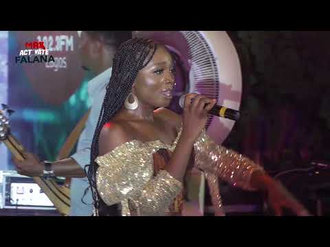 Watch Tomi Owo Full Performance at the Max Activate Concert