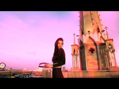 KOROLOVA-LIVE OC & Verde x Artche   'In The Glow'