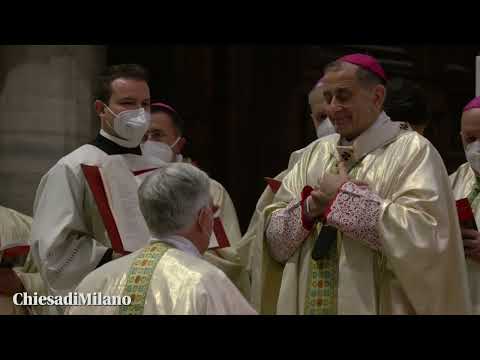 I momenti dell’ordinazione nel Duomo di Milano di monsignor Campiotti a vescovo di Volterra